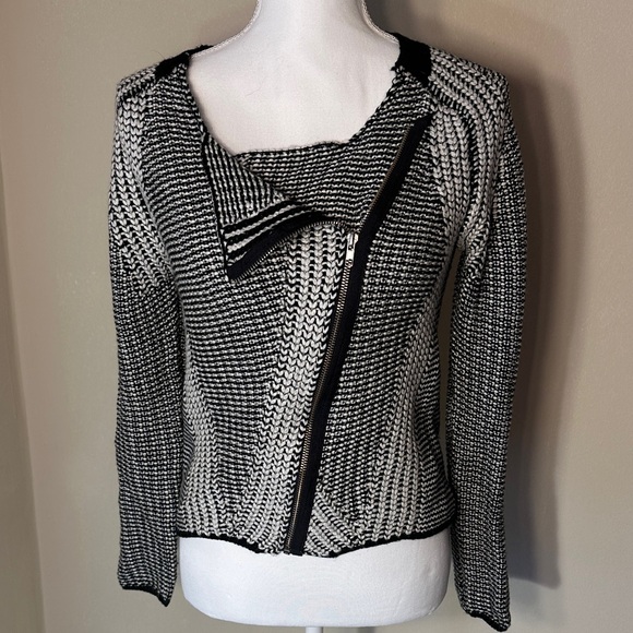 Papillon Black and White Knit Blazer - Picture 1 of 8